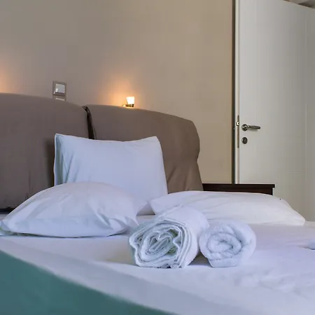 Ξενοδοχείο με διαμερίσματα Naxos Mare 4*